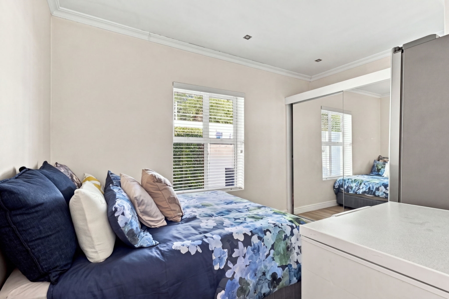 6 Bedroom Property for Sale in Newlands Western Cape